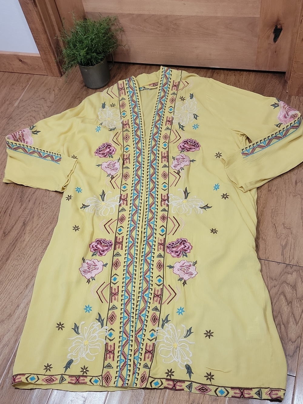 Paparazzi Embroidered Duster - Picture 7 of 16